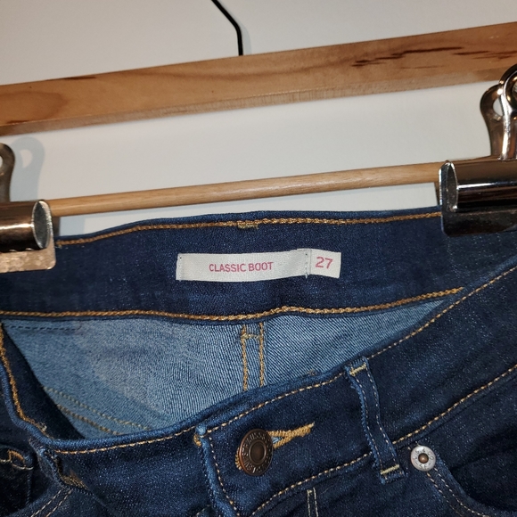 Levis 🎊NWOT 🎉dark wash classic boot cut - Picture 2 of 5